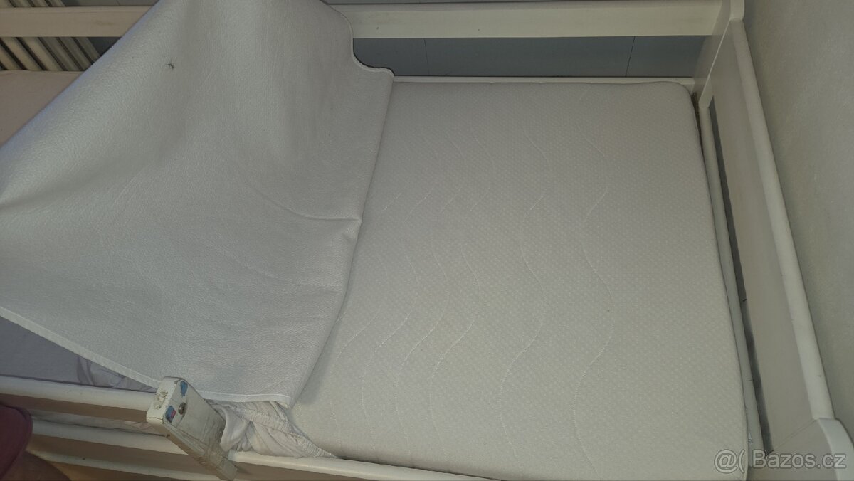 Dětská postel
- 5