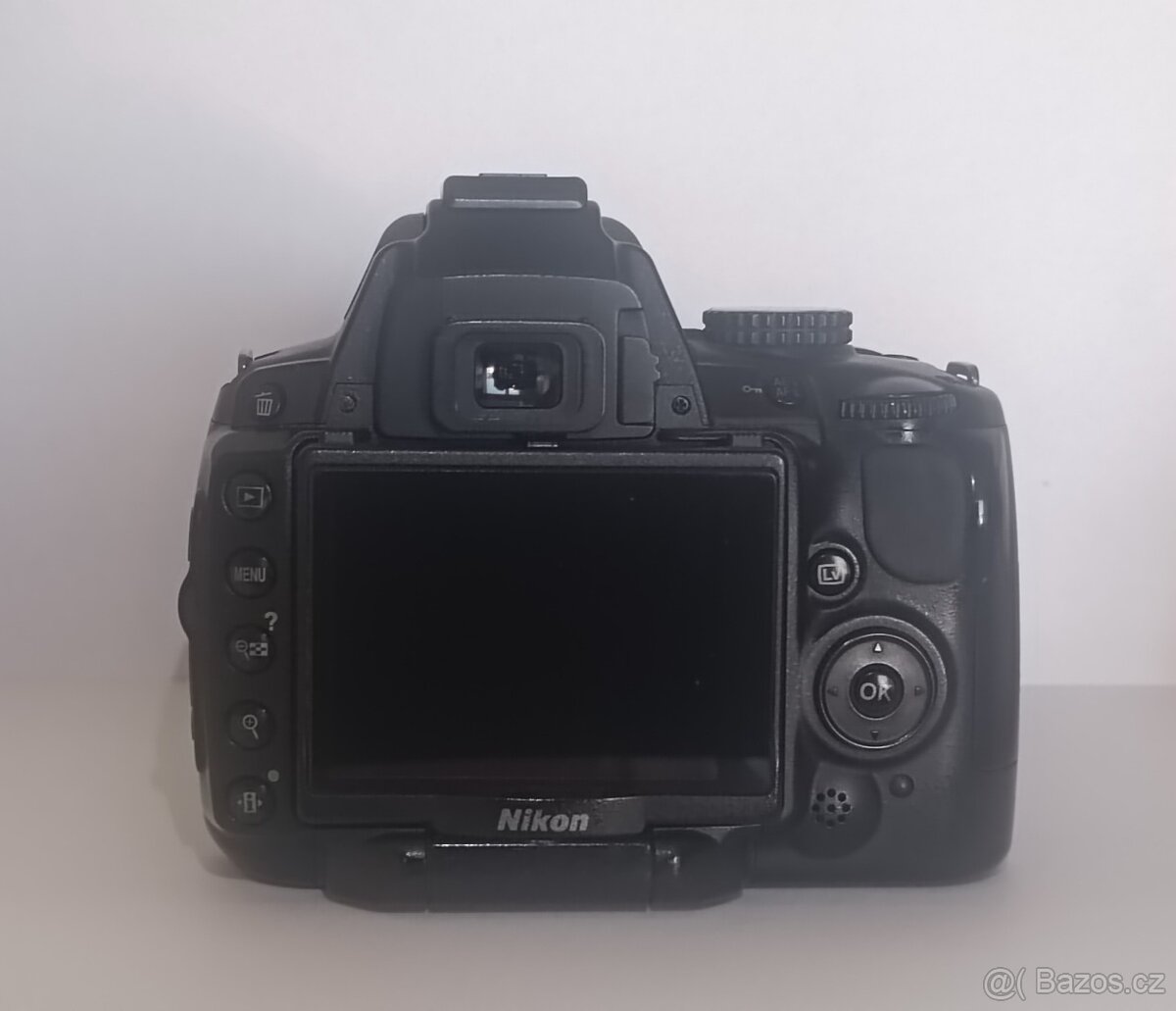 Nikon D5000 + Nikkor 18-55mm - 5