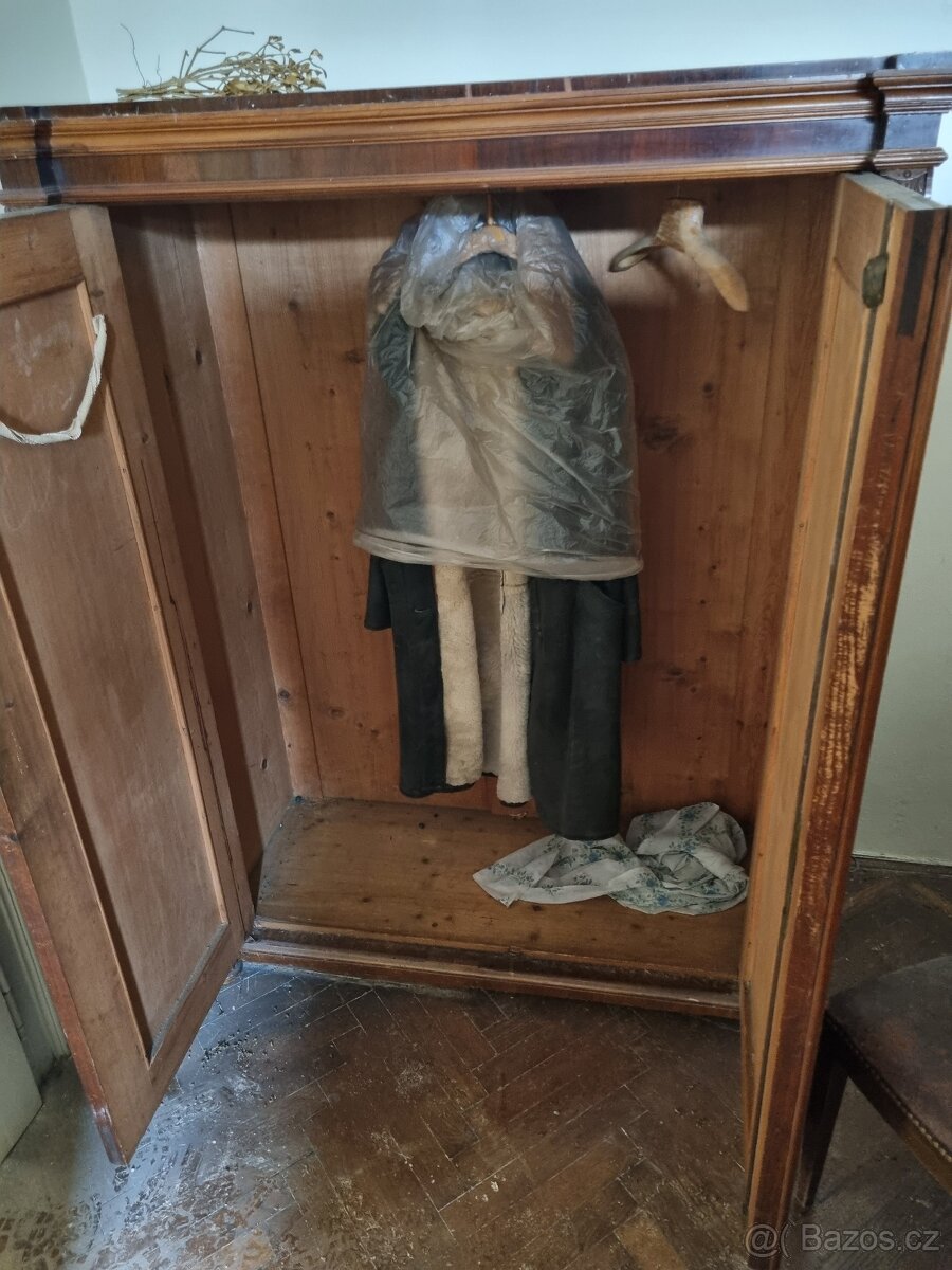 Šatní skříň - historické - 5