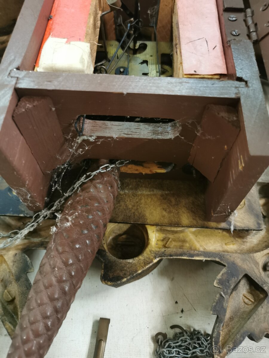 Staré hodiny, kukačky. - 5