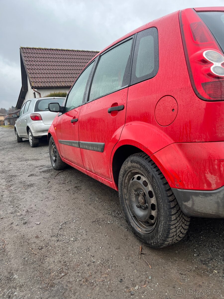 Prodám Ford fiestu mk6 - 5