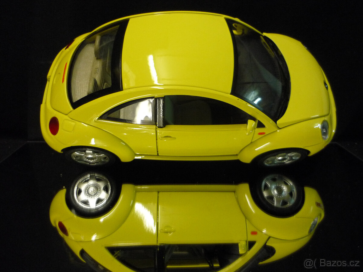 Volkswagen New Beetle VW Bburago 1/18 - 5