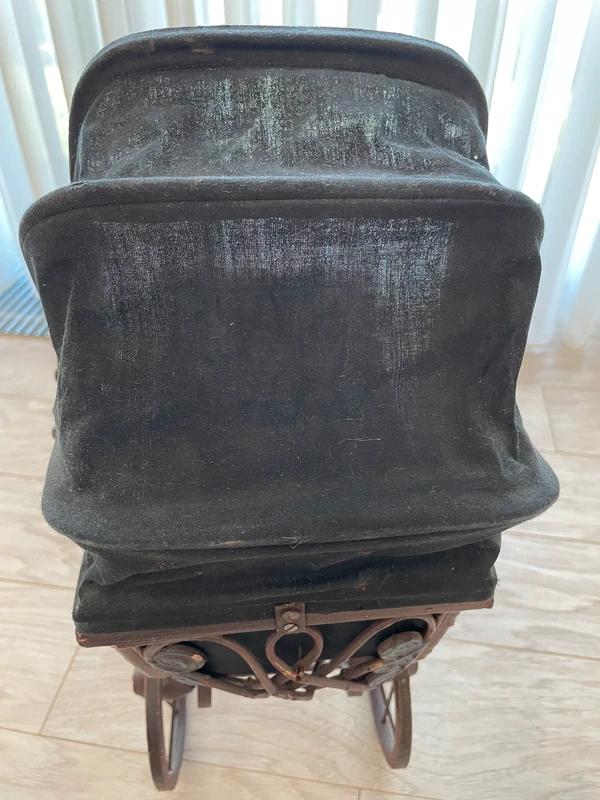 Starožitný proutěný kočárek pro panenky 🧸 loukoťková kola - 5