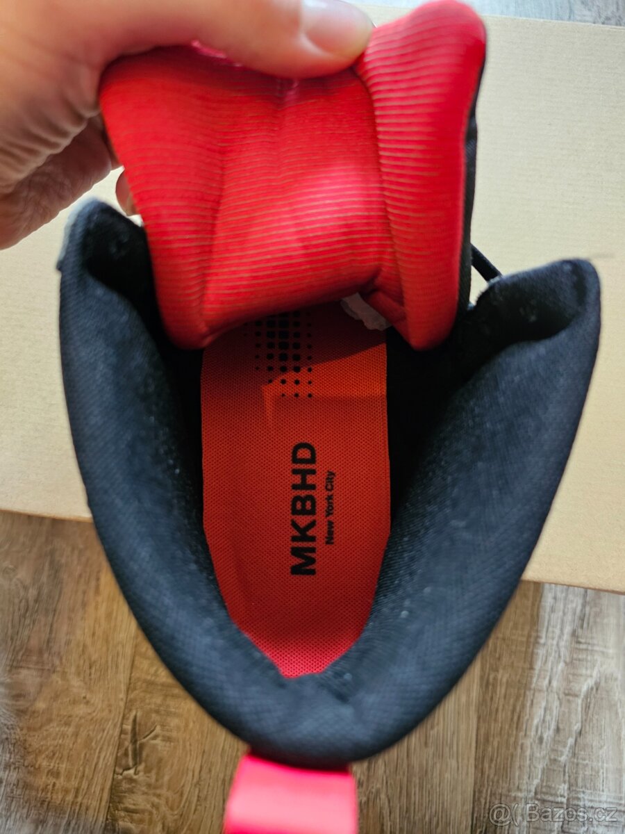 MKBHD Atoms Model 251 US - 5