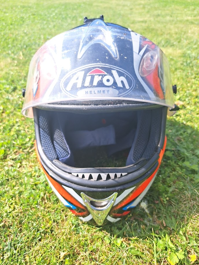 Prodám 2 přilby Airoh - 5