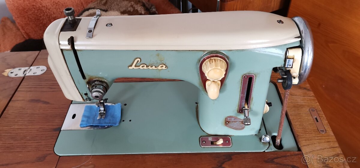 Prodám šicí stroj Lada 236 - 5