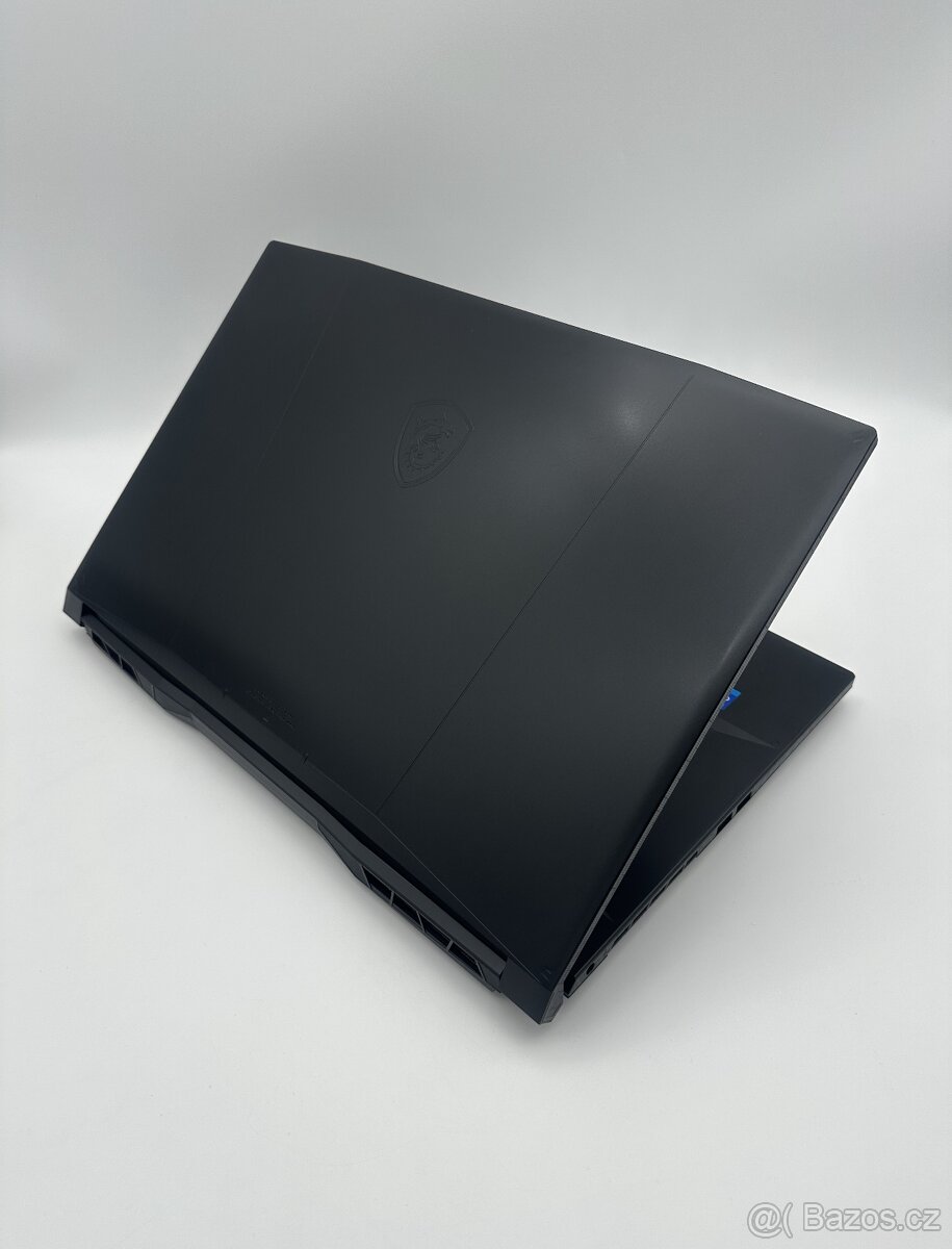 MSI Katana 17.3" Black (RTX 4060) + ZÁRUKA - 5