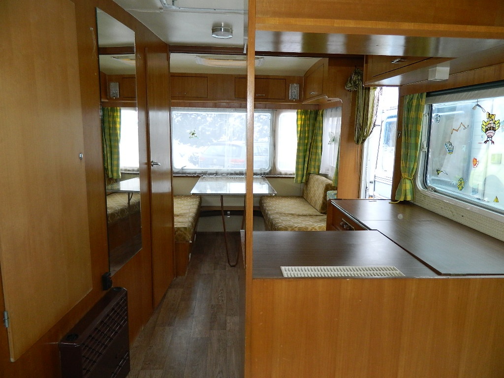 Dvouosý karavan Tabbert se stanem - 5
