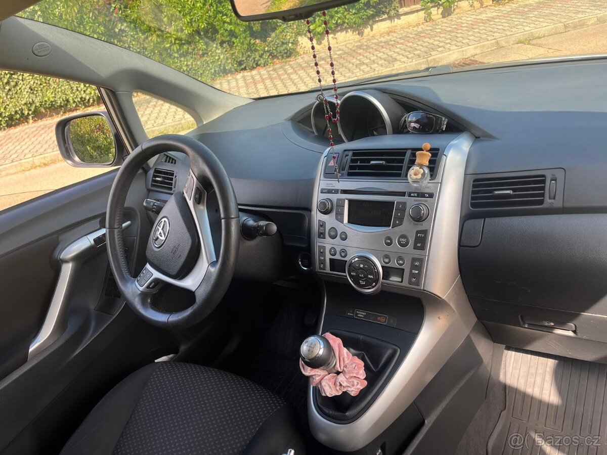 Toyota Verso 2.0 D - původ ČR - 2 majitel - STK 2027 - - 5