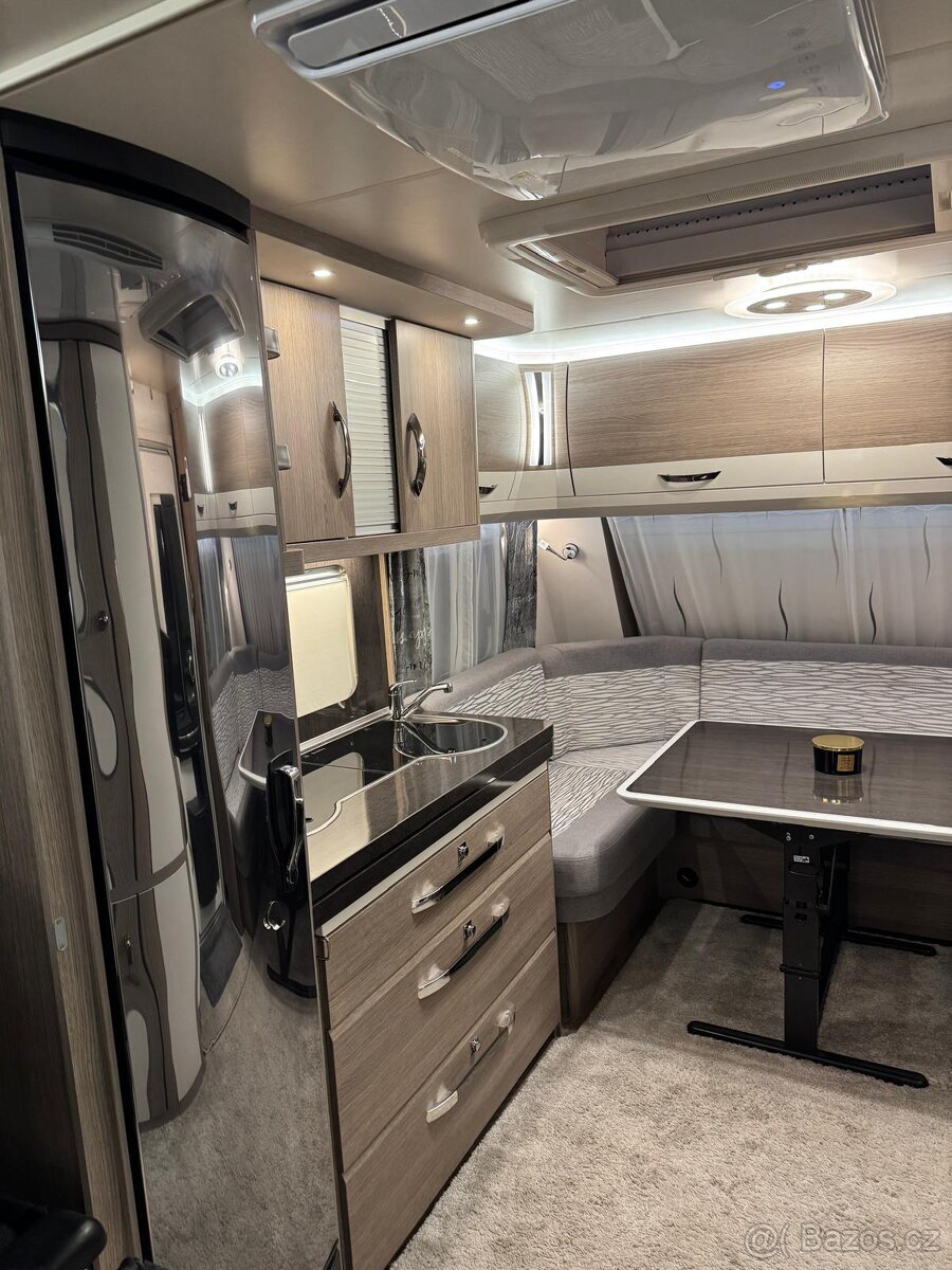 Prodám luxusní karavan HOBBY PRESTIGE 560, r.v. 2022 - 5