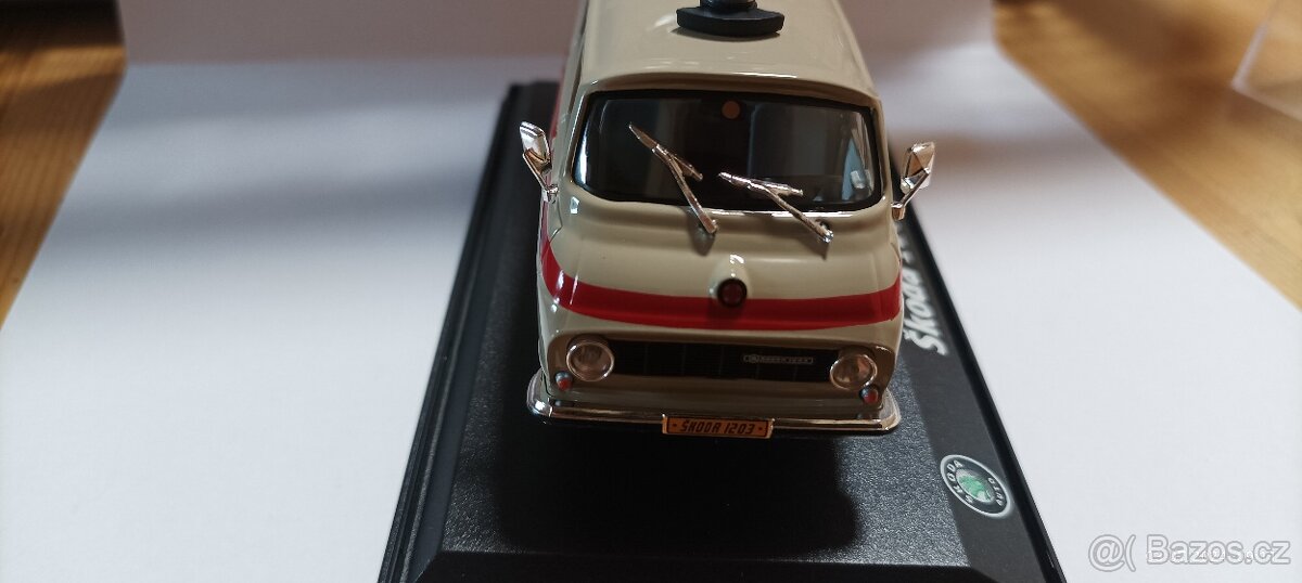 Škoda 1203 Ambulance Abrex 1:43 - 5