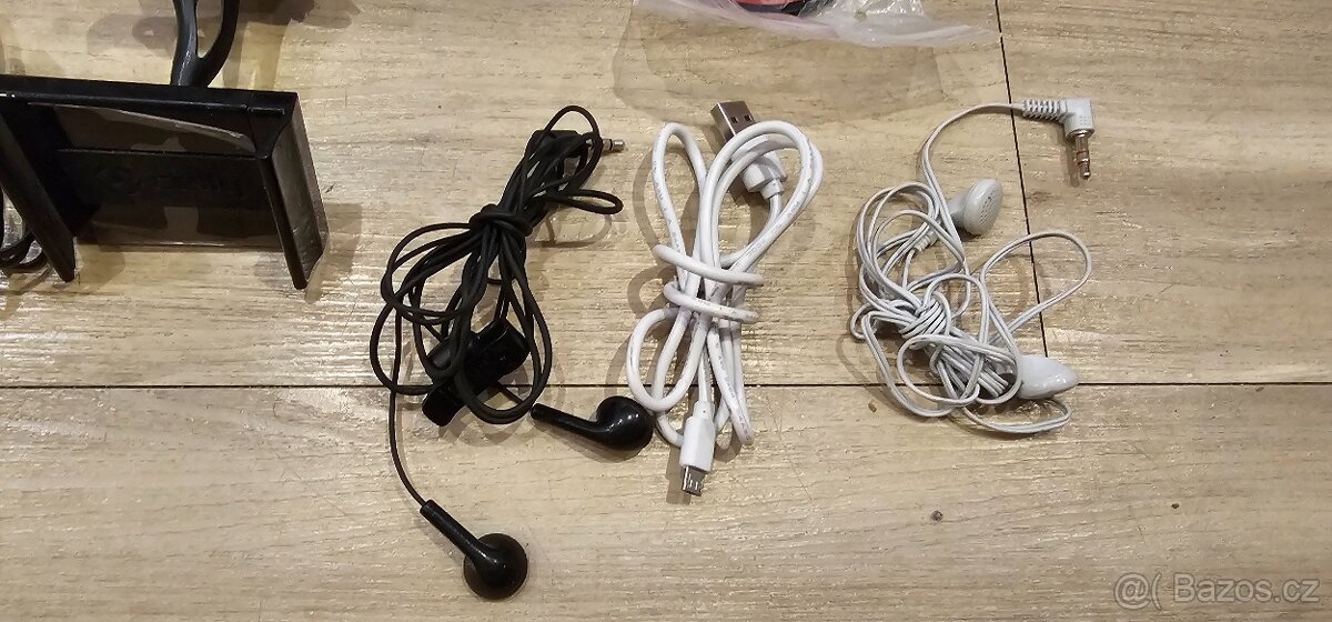 Mobilní telefony - příslušneství - 5