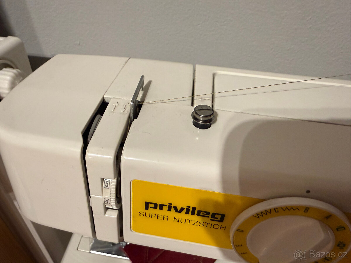 Pěkný šicí stroj Privileg zánovní s manuálem - 5