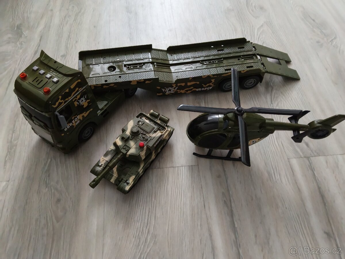 Vojenský tahač vrtulník a tank - 5