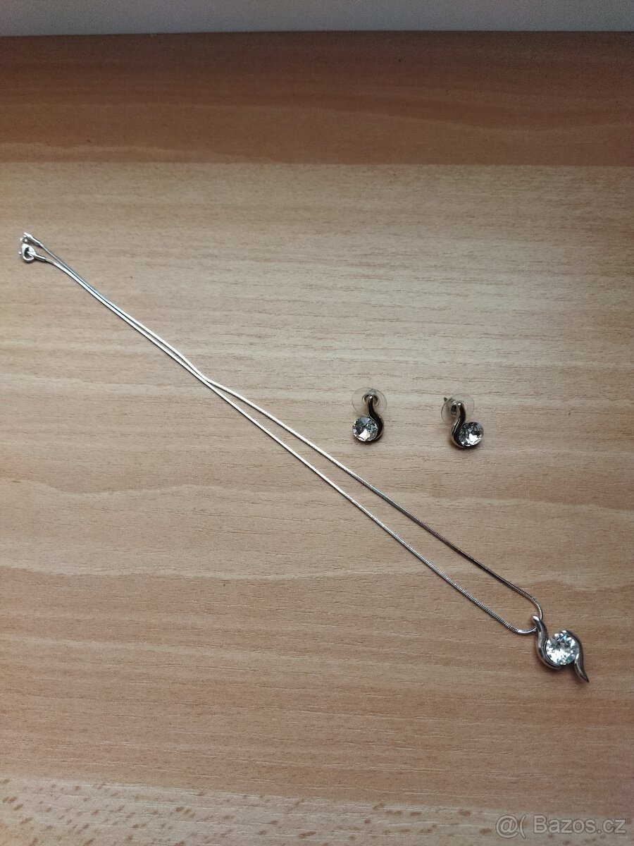Sada šperků,náušnice a řetízek s přívěskem - 5