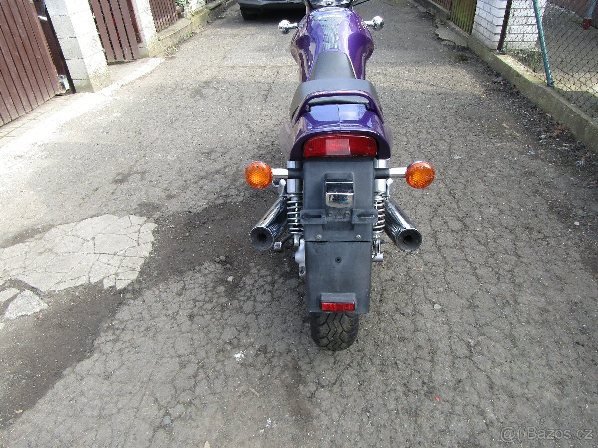 Suzuki VX 800 - 5