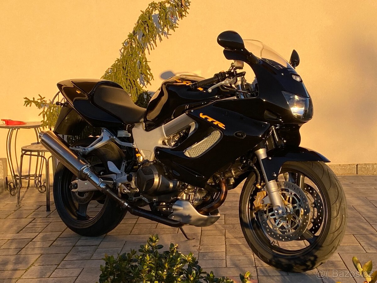 Honda vtr 1000 f , fire storm , super stav - 5