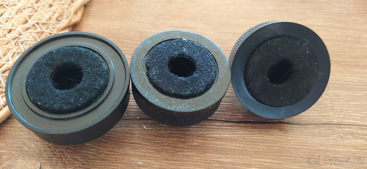 Nozicky tesla pod gramofon a zesilovac - 5