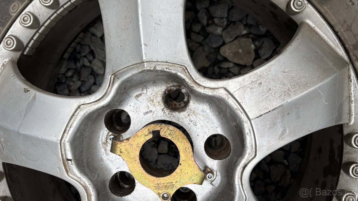 Kola Jeep 5x127 275/40 R20 - 5