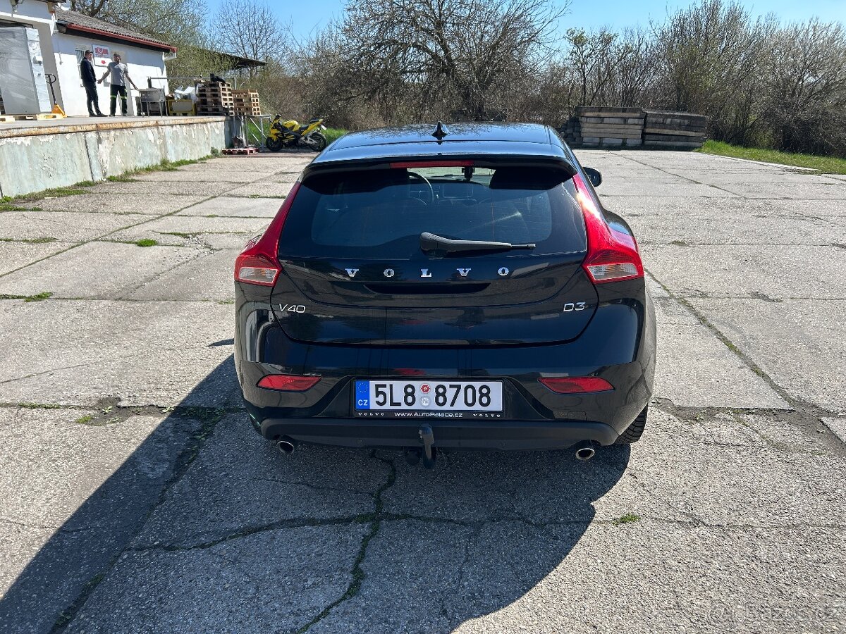 Volvo V40 D3, nafta 2,0, 110 kW r.v. 2016, manuál - 5