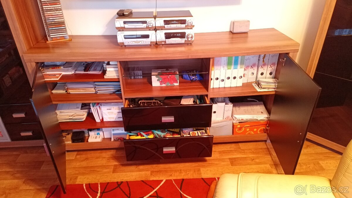 Sestava skříní nábytku do obýváku - 5