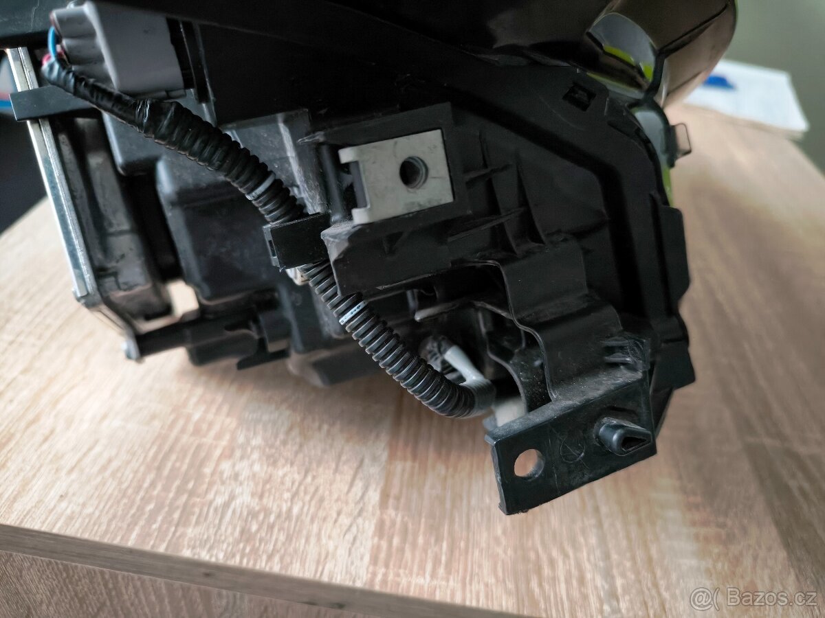 PP světlomet Mazda 3 BP 19- - 5