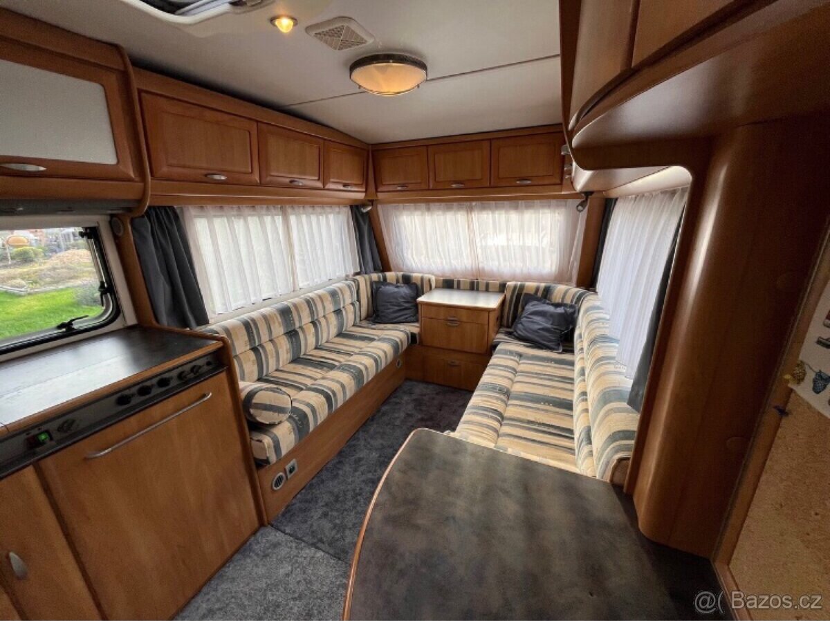 Karavan Hymer Eriba Nova 470A, velká koupelna,prostorný - 5