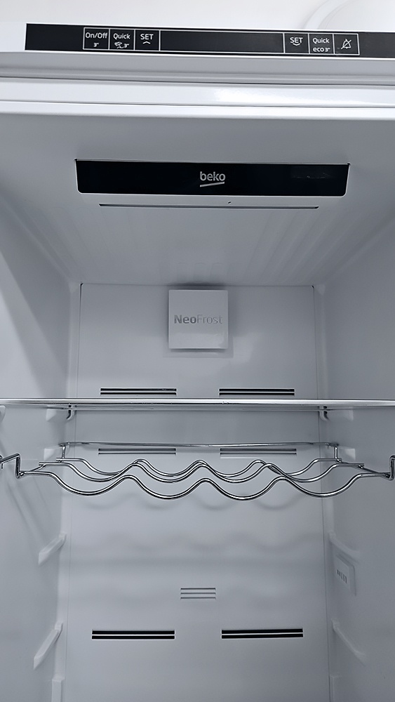 Lednice s mrazákem WHIRLPOOL, kombinovaná, výška 177 - 5