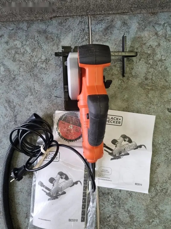 Okružní pila Black&Decker BES510-QS 400W - 5