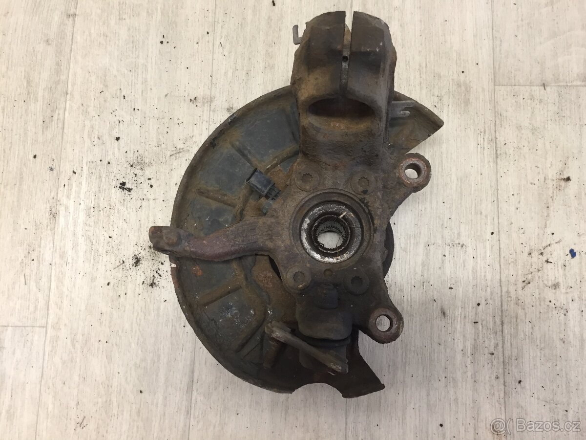 VW GOLF 5 2003-2008 - PŘEDNÍ TĚHLICE VĚTŠÍ - 5