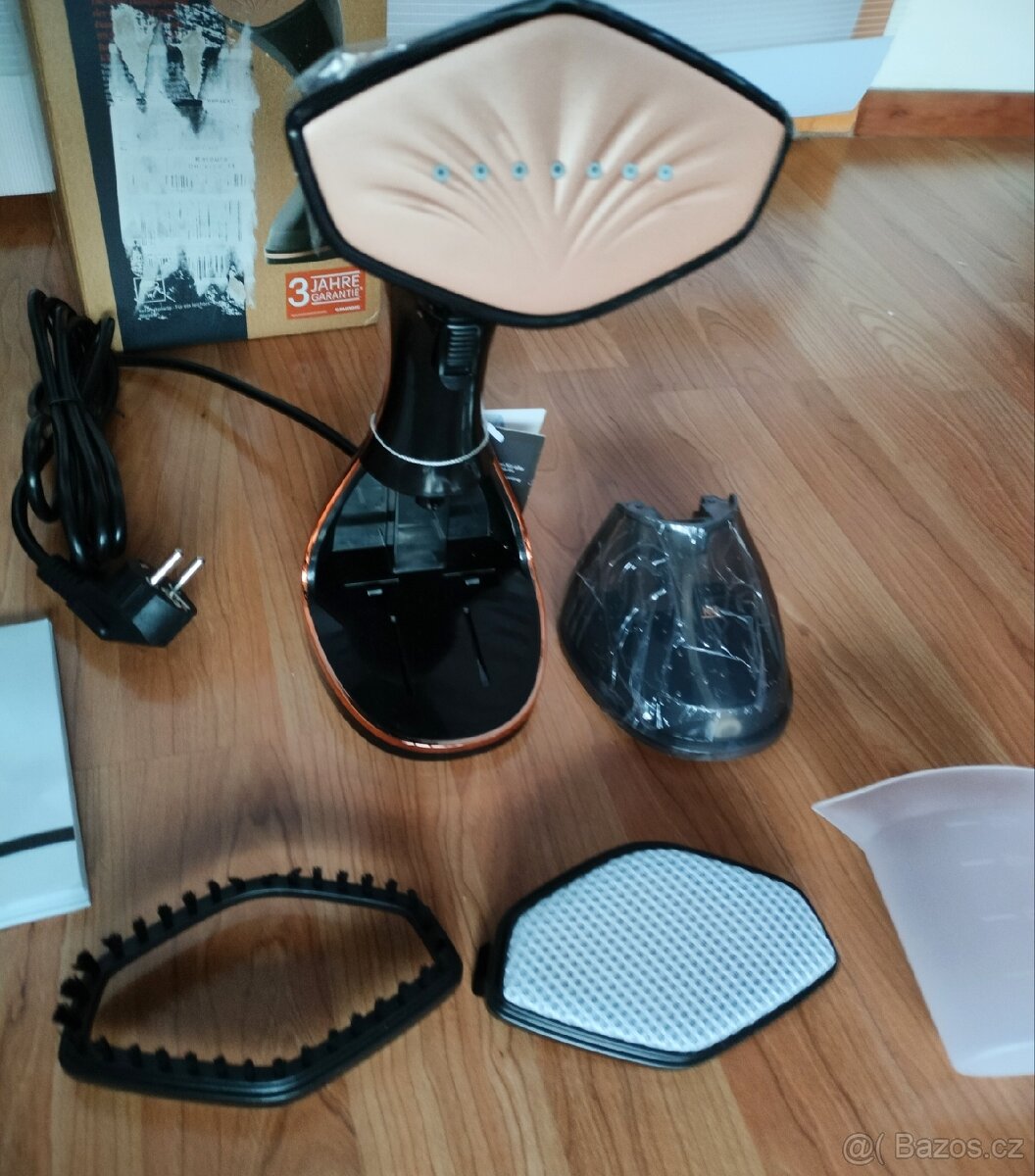 Ruční napařovač oděvů Grundig - 5