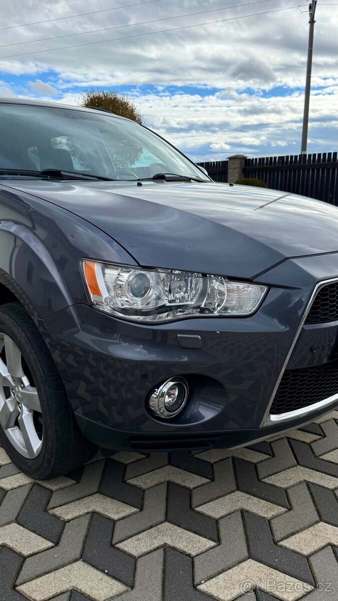 MITSUBISHI OUTLANDER 2.2Di-D 103kw 4x4 - 5