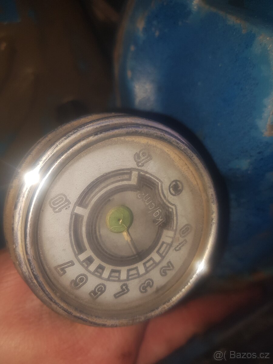 Tatra 148 motor - 5