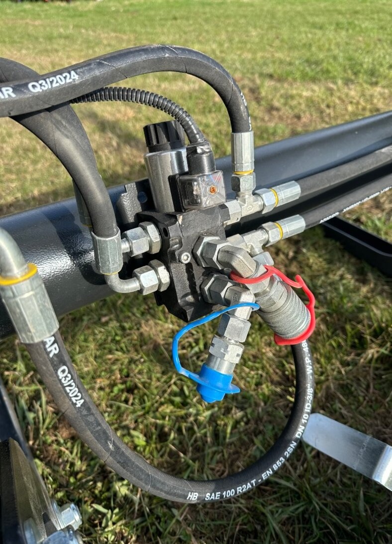 Čelní nakladač HYDRATRAC 1500 - 5