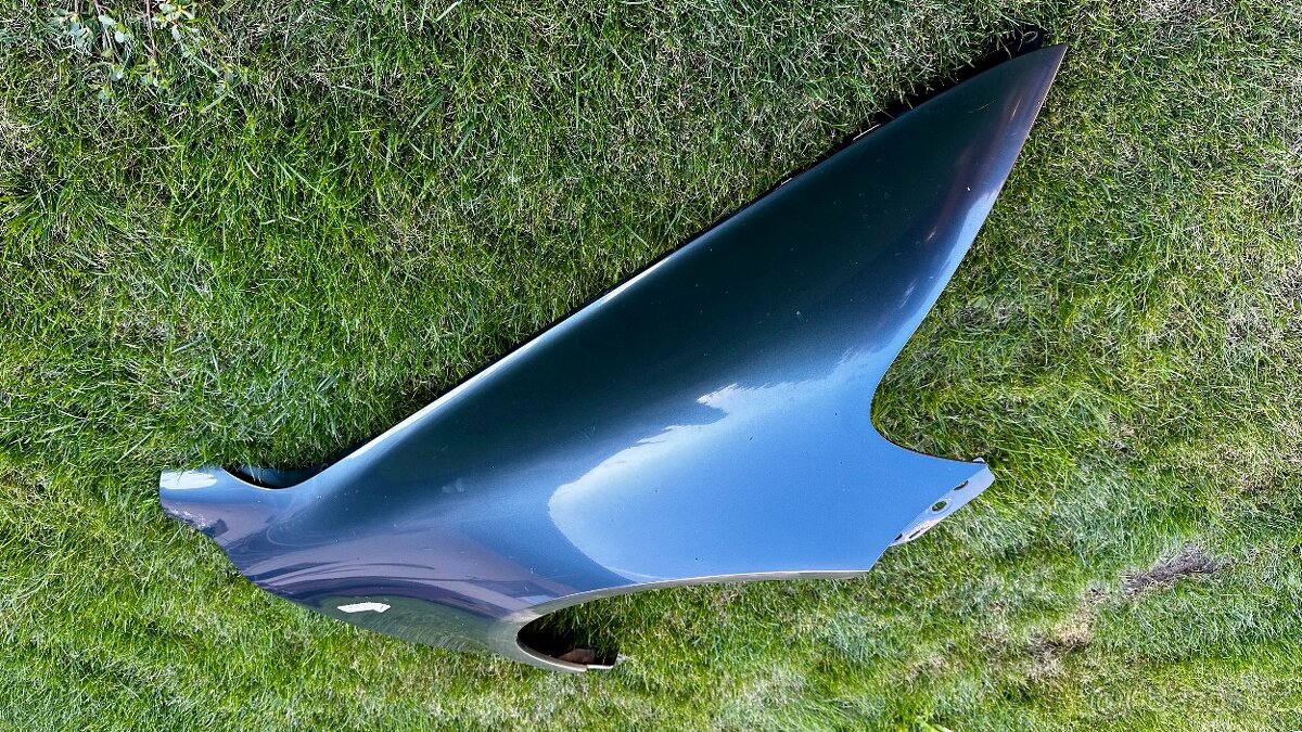 VW TOUAREG 7L - PŘEDNÍ PRAVÝ BLATNÍK - 5