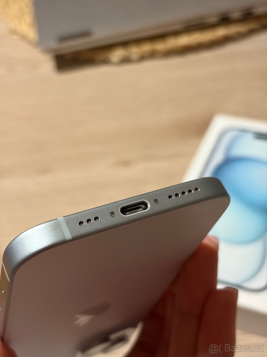 iPhone 15 128 GB Modrý - 5