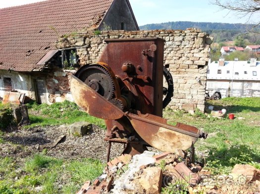 Dobový starý stroj mlecí stolice,válcový mlejnek - 5