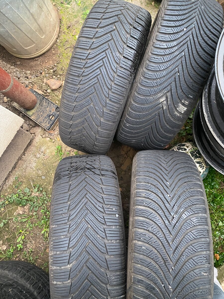 Alu kola 17” 5x114,3 Toyota a zimní pneu 215/50/R17 - 5