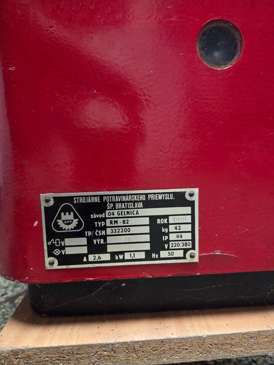 Řeznický mlýnek na maso PROFI - 5