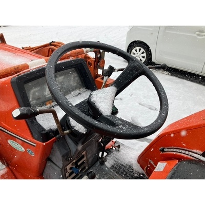 Malotraktor Kubota s čelním nakladačem - 5