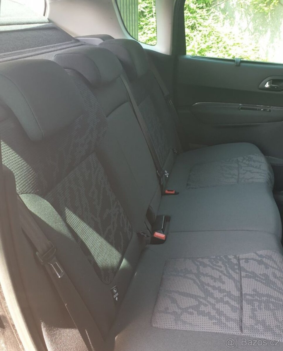 Peugeot 3008 2,0 150ps rok 2013 - 5