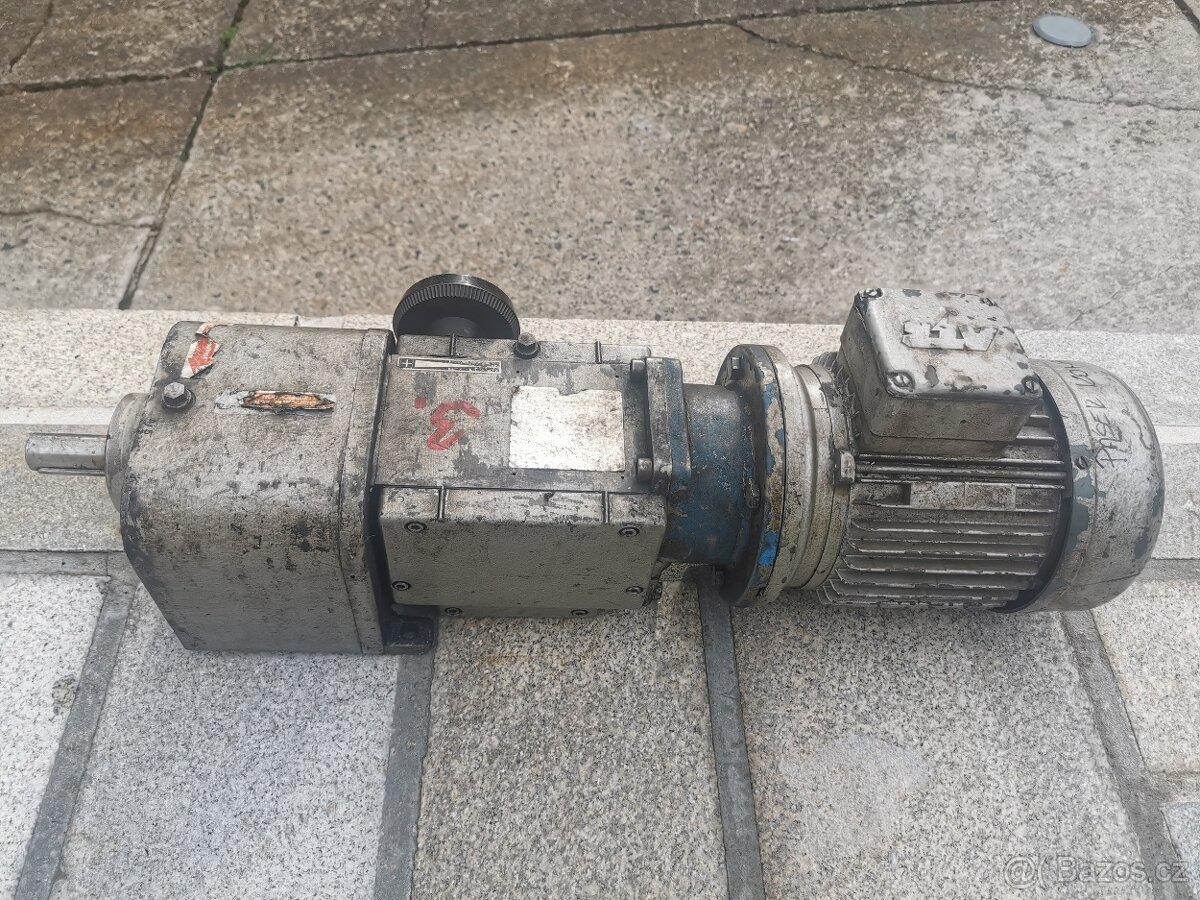 Motor s převodovkou a variátorem č.3 - 5