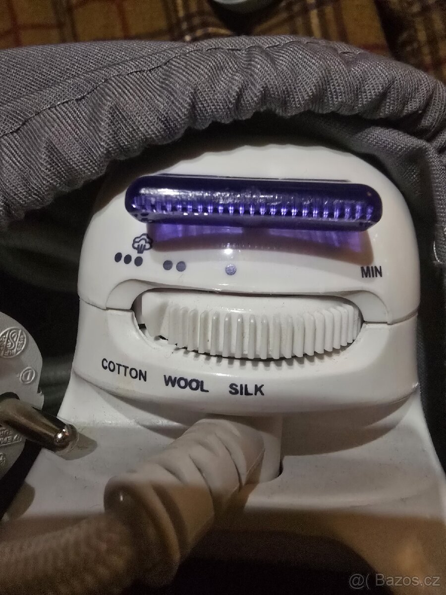 Žehlička cestovní napařovací Philips GC651 - 5