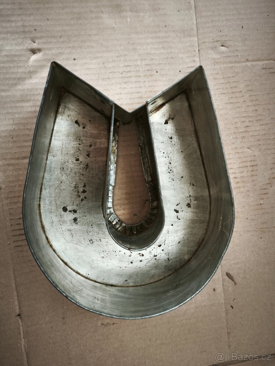 Starožitná forma ve tvaru podkovy - 5