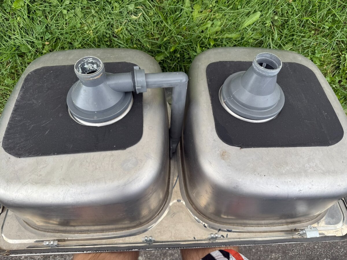 Nerezový dřez - dvojitý - 5