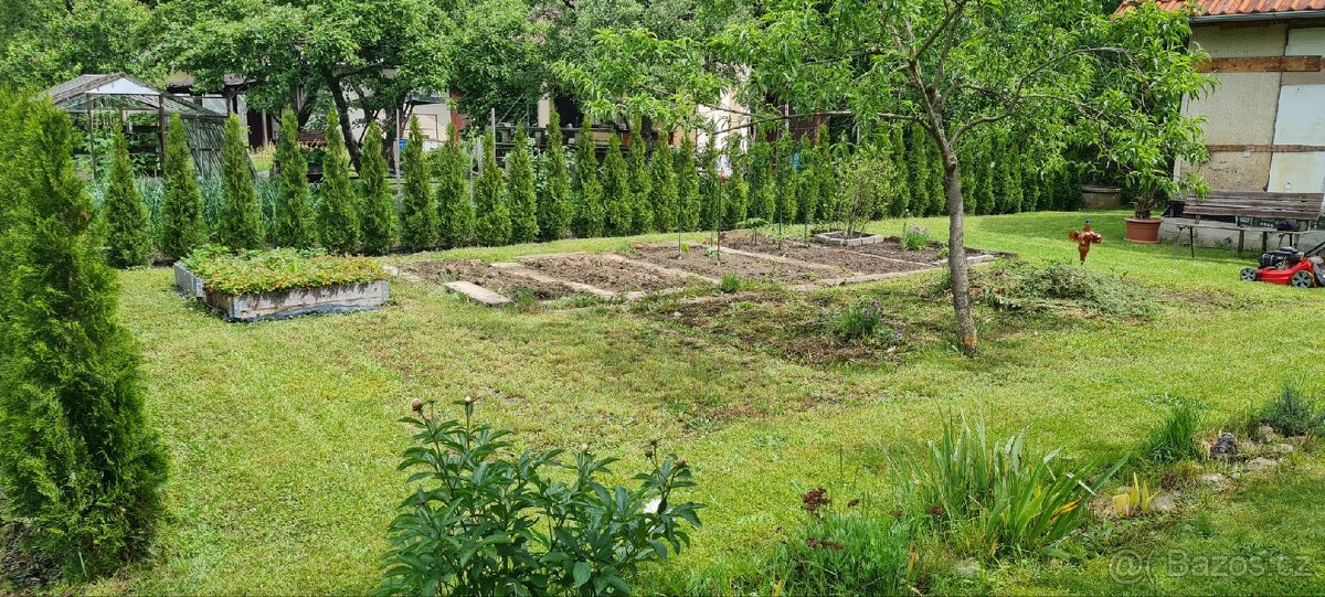 Pronájem chaty se zahradou – 330 m² - 5