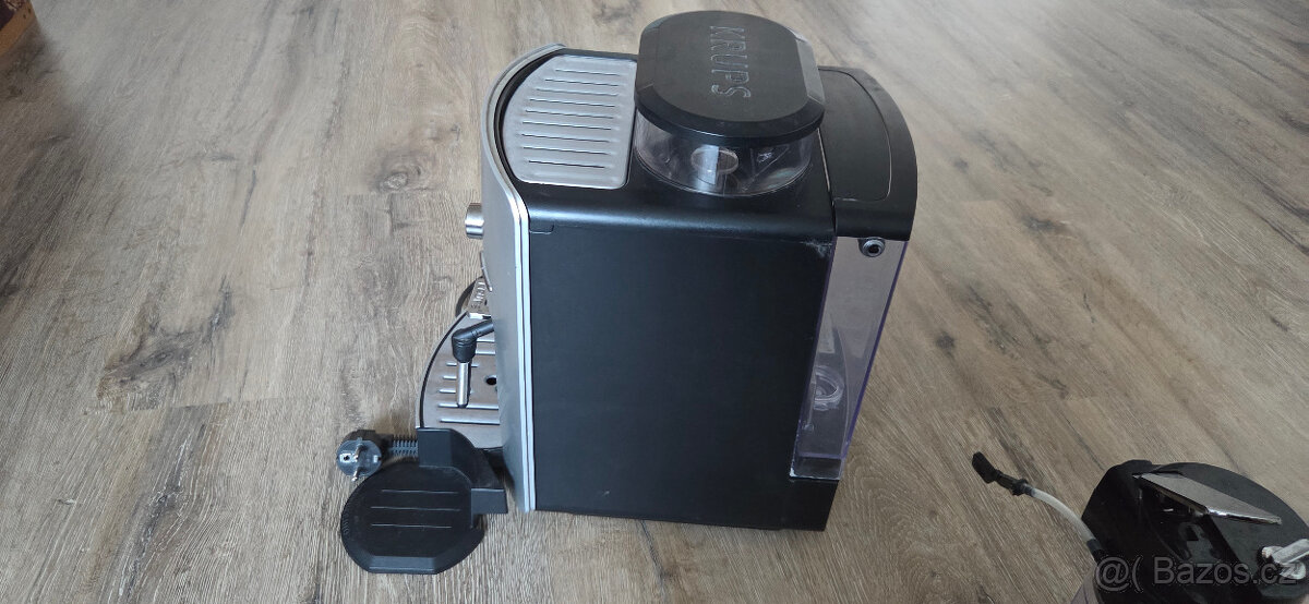 Prodám automatický kávovar Krups EA82 - 5