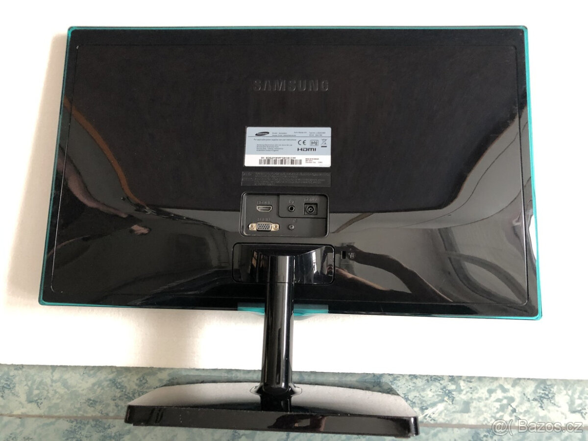 monitor - Samsung 22" - S22D390H - poškozený displej - 5