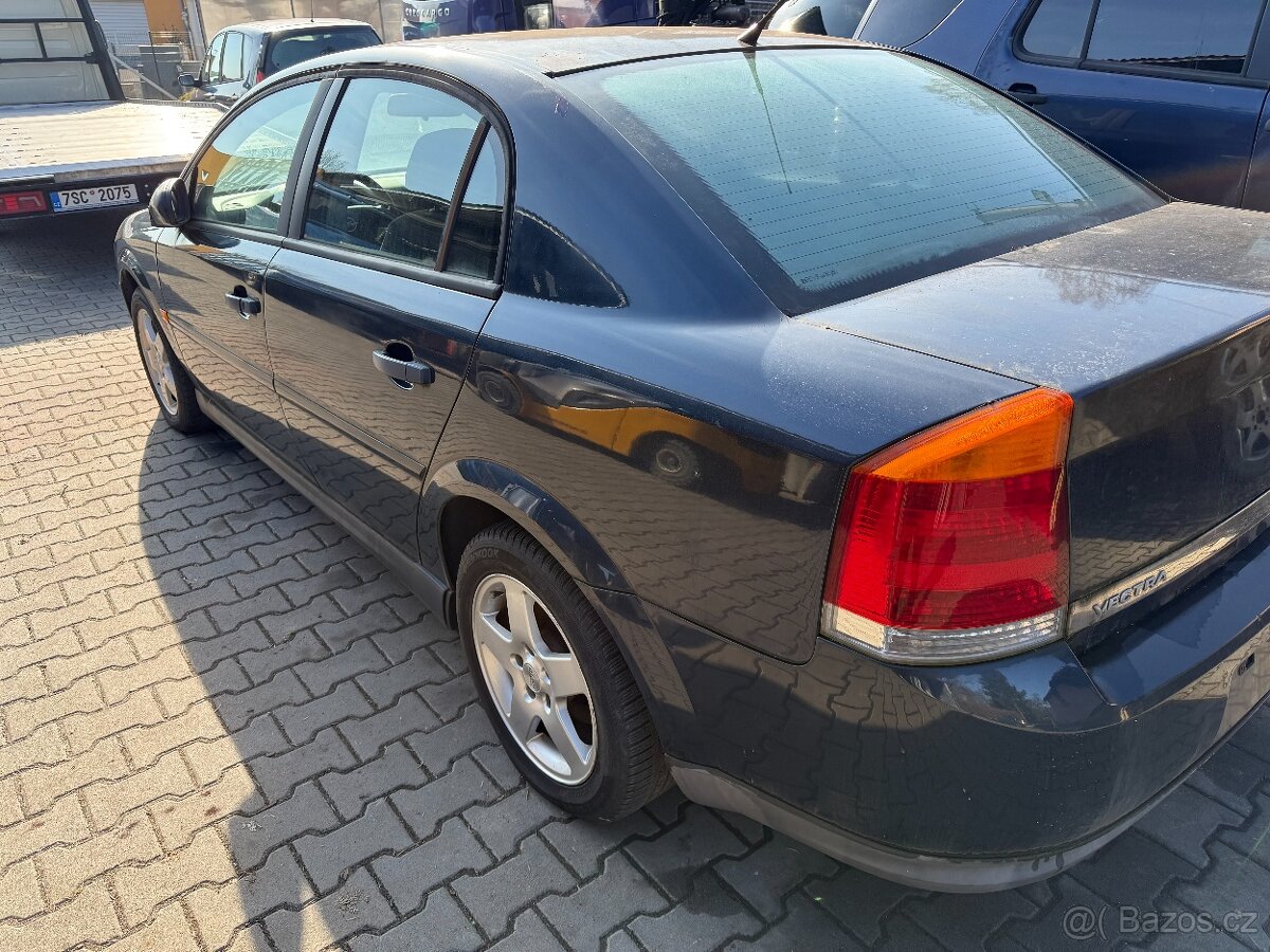 Opel Vectra 2.2 benzín - 5