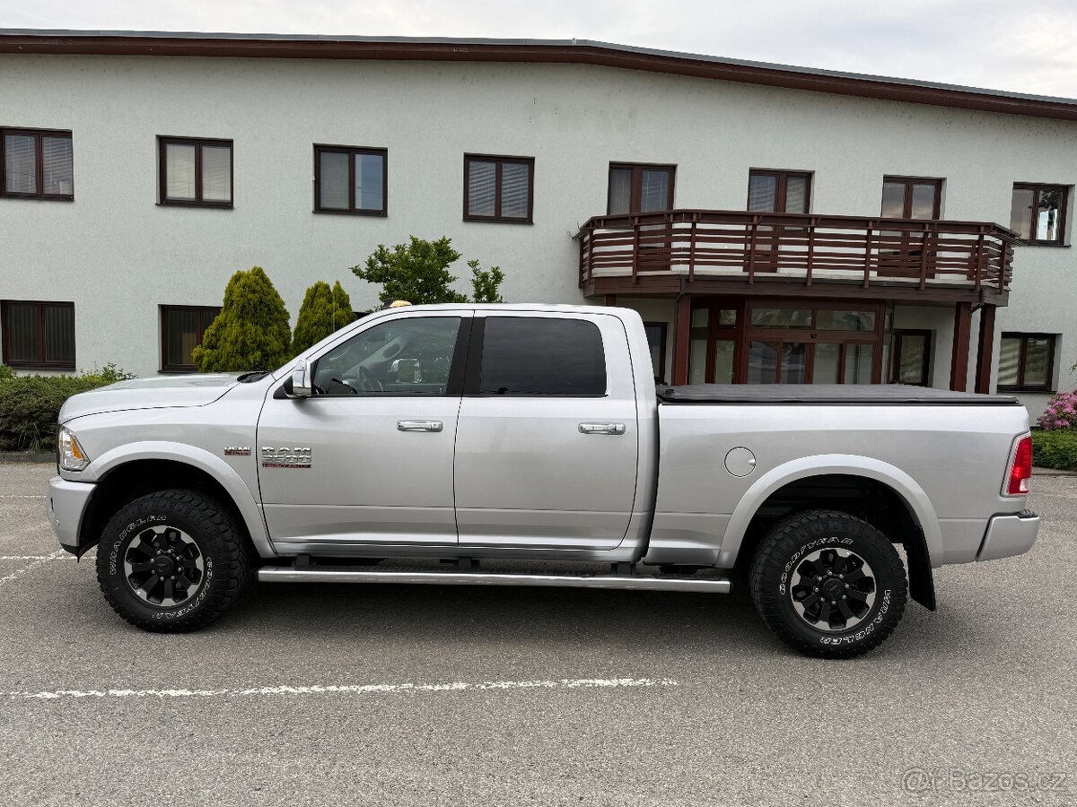 DODGE RAM 2500 HEAVY DUTY—6.4 V8 HEMI—2016–Laramie—VZDUCH—